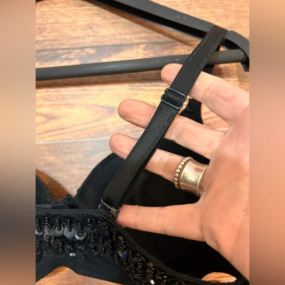 Sequin detailed bra - Picture 8 of 10